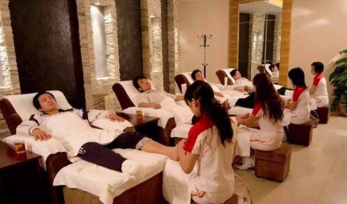 中國足浴行業圖鑒 男技師月入過萬，洗腳城服務走向海底撈化與跨界理發